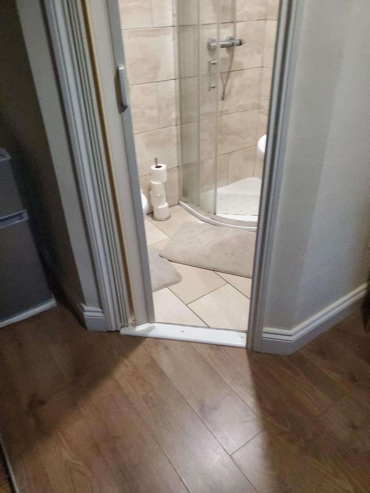 En Suite Bedrooms, Heaton, Newcastle Rum bild